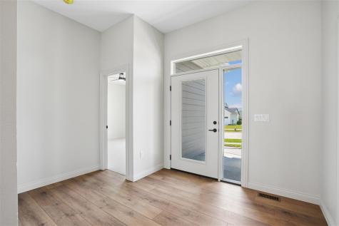 702 Lakeview Court Tiffin IA 52340