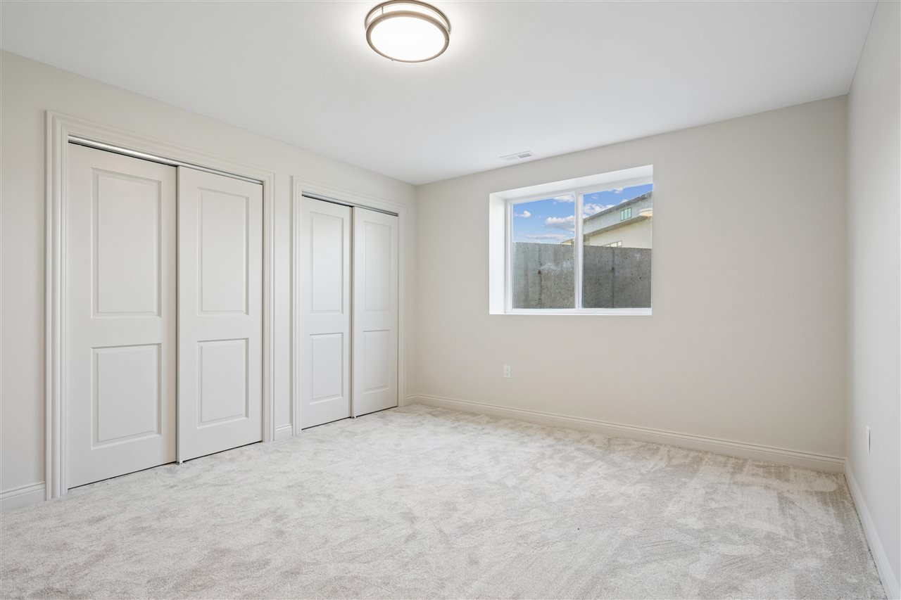 702 Lakeview Court Tiffin IA 52340