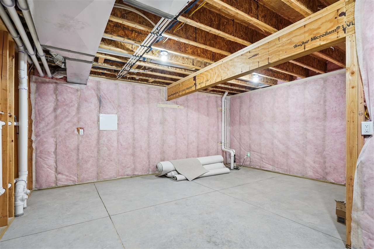 702 Lakeview Court Tiffin IA 52340