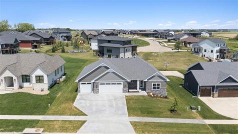 702 Lakeview Court Tiffin IA 52340