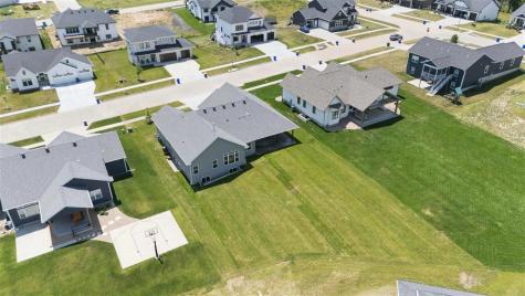 702 Lakeview Court Tiffin IA 52340