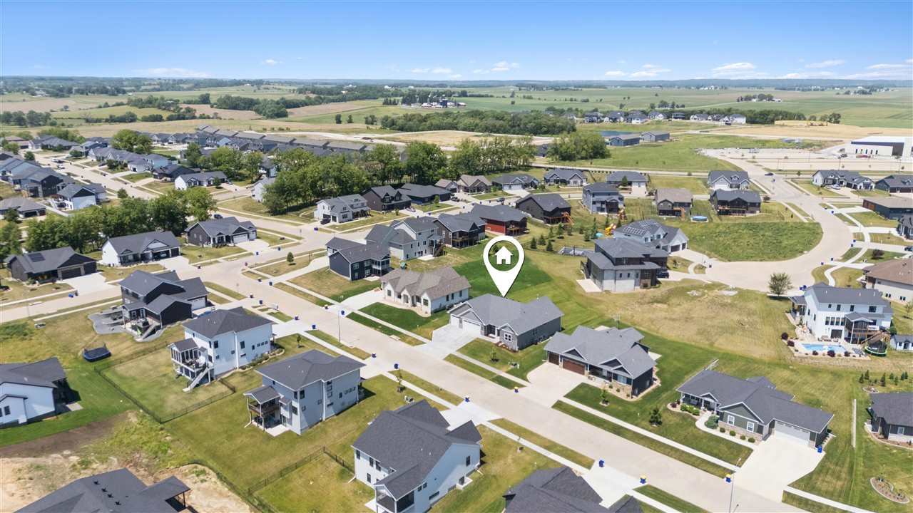 702 Lakeview Court Tiffin IA 52340