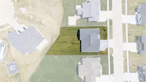 702 Lakeview Court Tiffin IA 52340