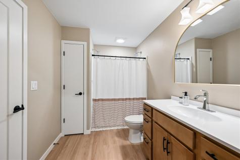 104 5th Ave Court Coggon IA 52218