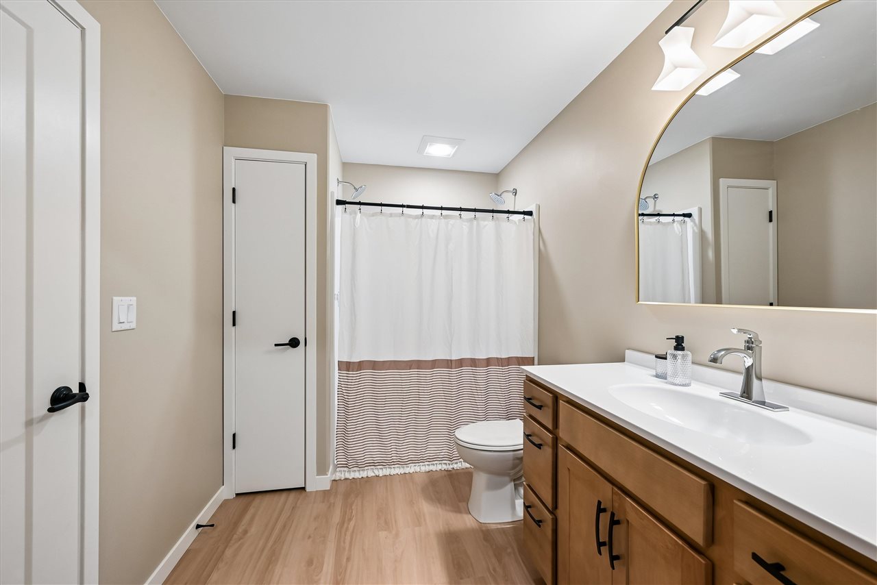 104 5th Ave Court Coggon IA 52218