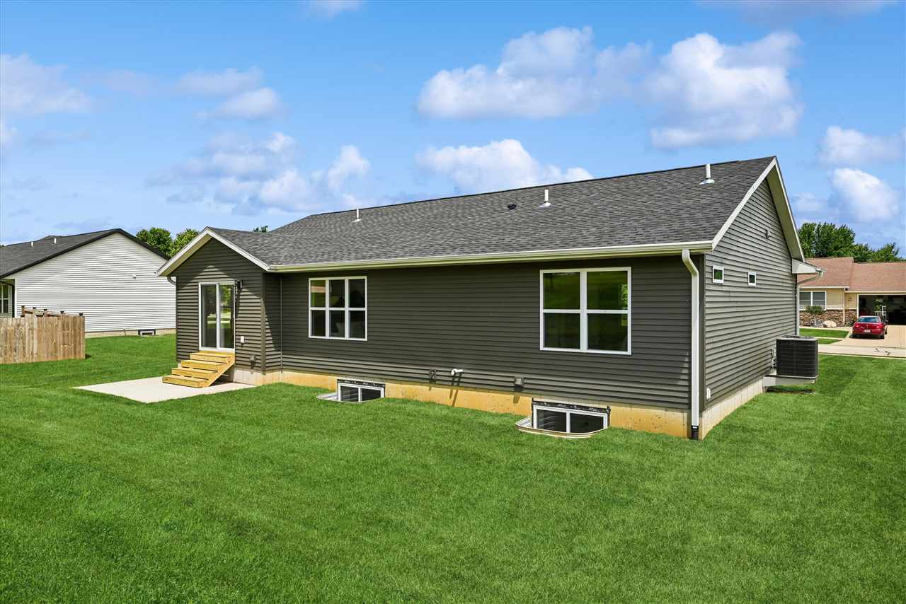 104 5th Ave Court Coggon IA 52218