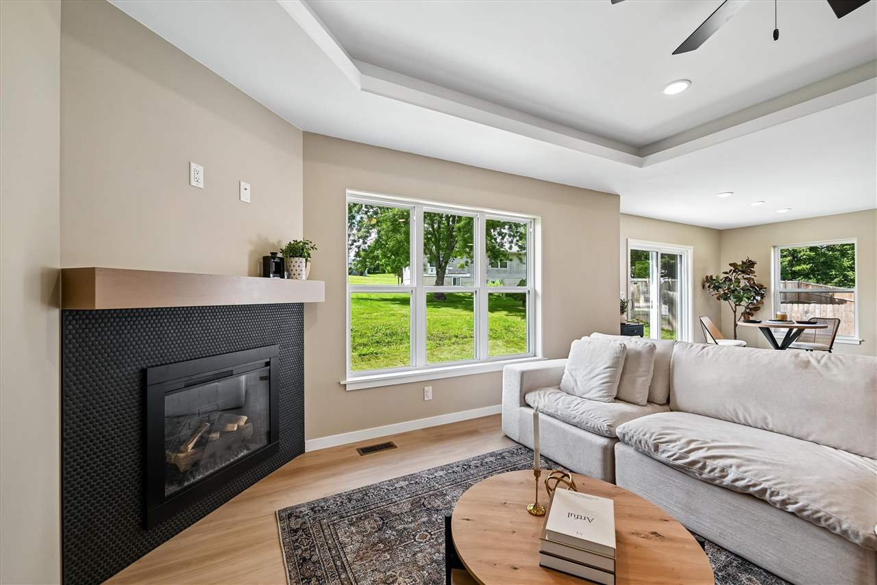 104 5th Ave Court Coggon IA 52218