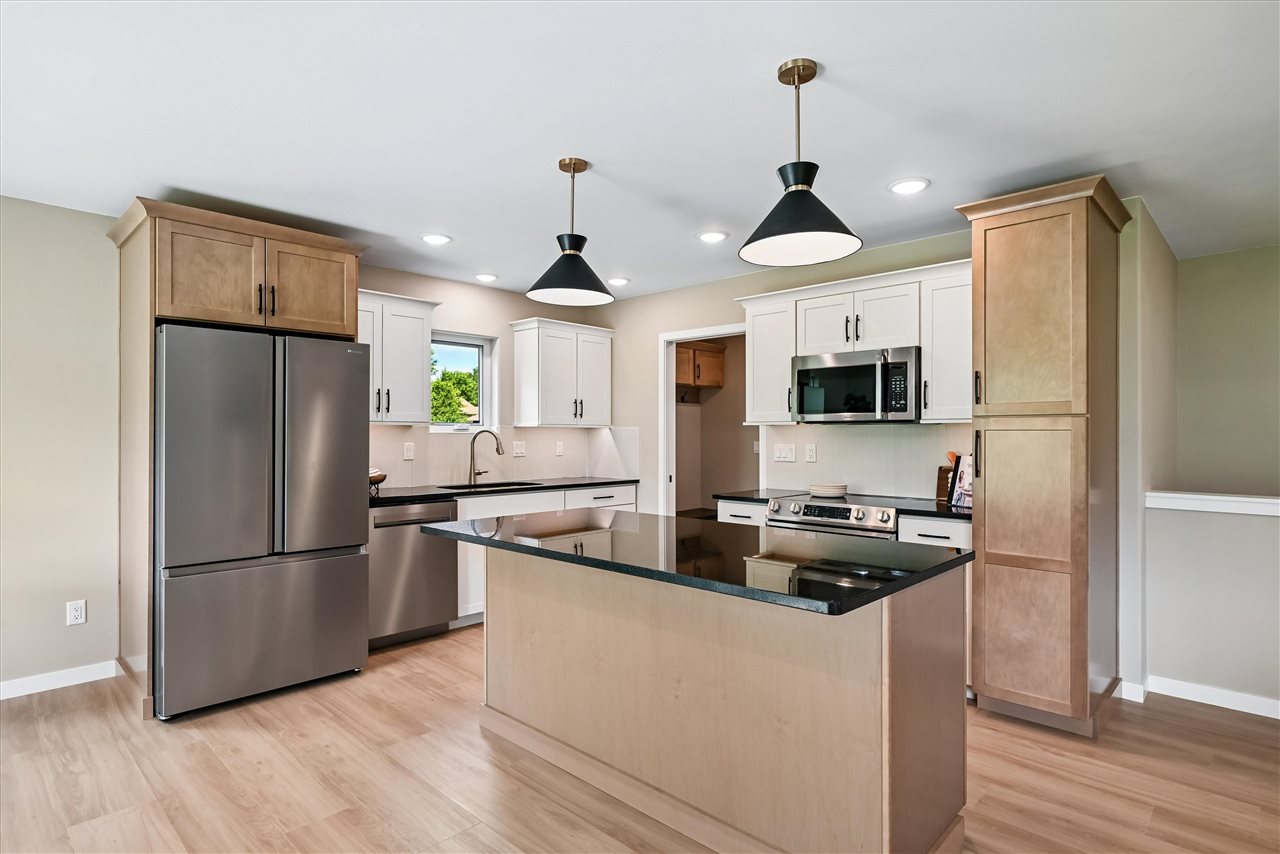 104 5th Ave Court Coggon IA 52218