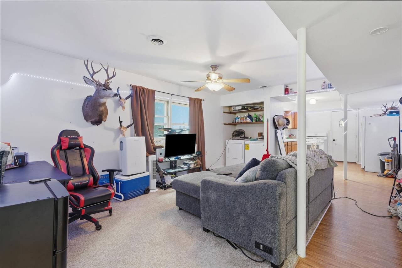 120 N Knisel Street Riverside IA 52327