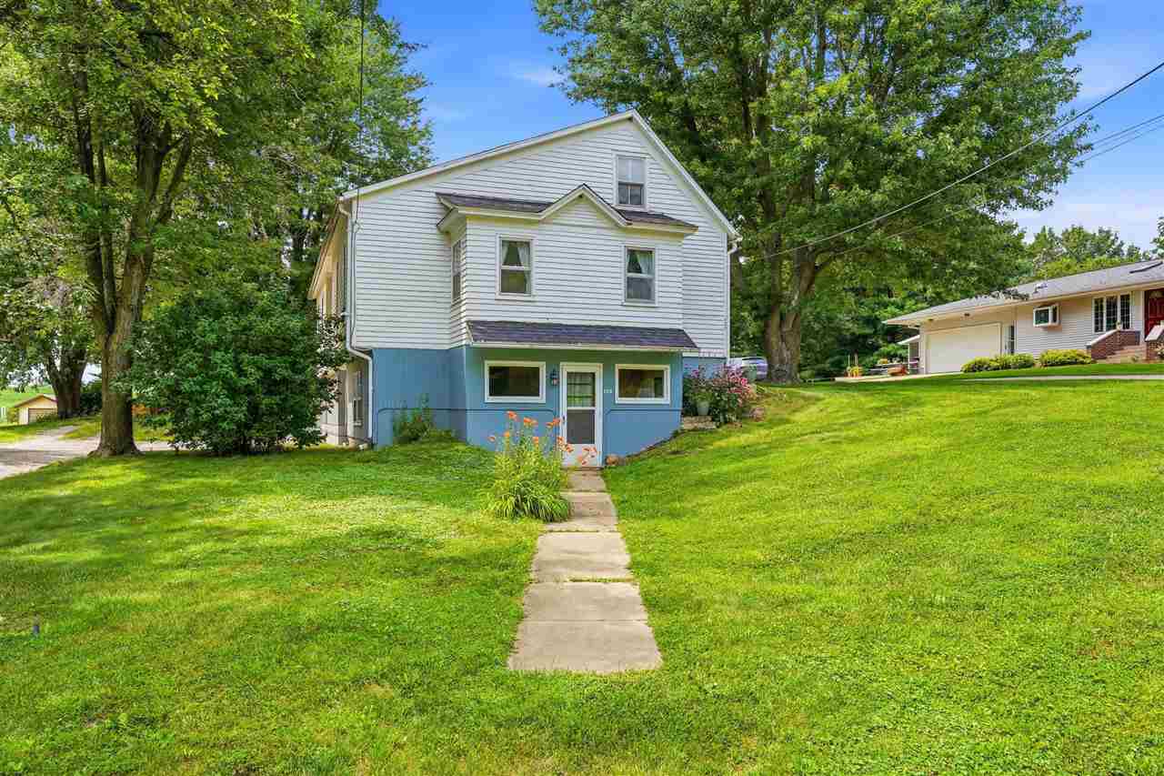 120 N Knisel Street Riverside IA 52327