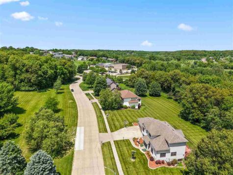 2221 Brown Deer Road Coralville IA 52241