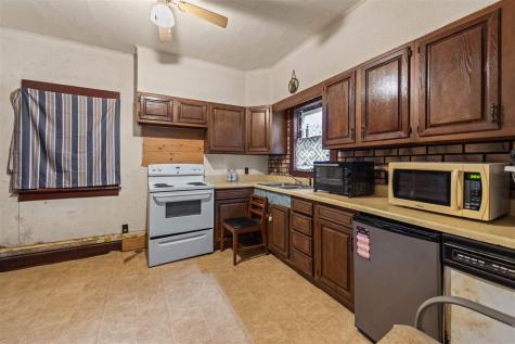 715 SW 1st Street Other IA 50525