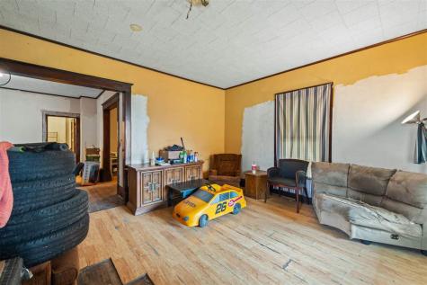 715 SW 1st Street Other IA 50525