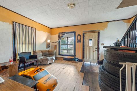 715 SW 1st Street Other IA 50525