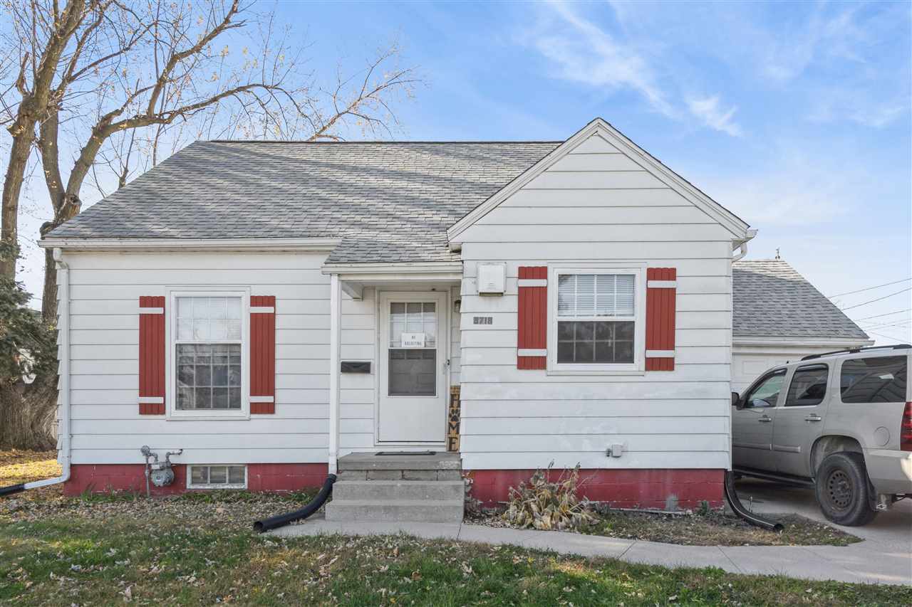 Cedar Rapids IA, 3718 C Avenue NE