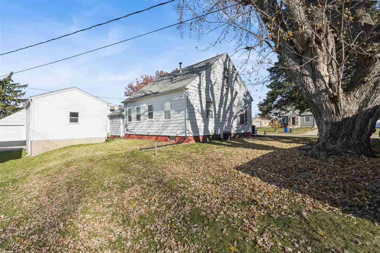 3718 C Avenue NE Cedar Rapids IA 52402