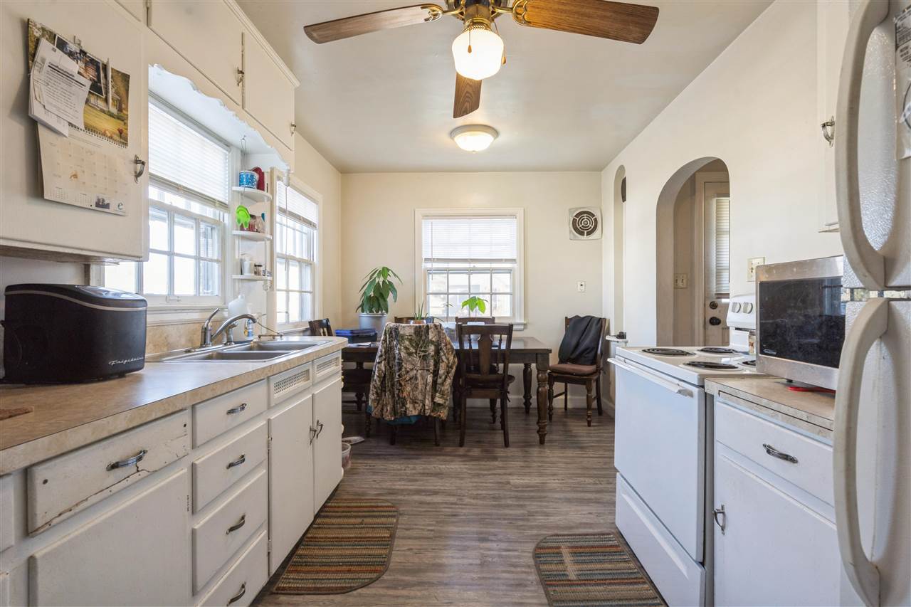 3718 C Avenue NE Cedar Rapids IA 52402