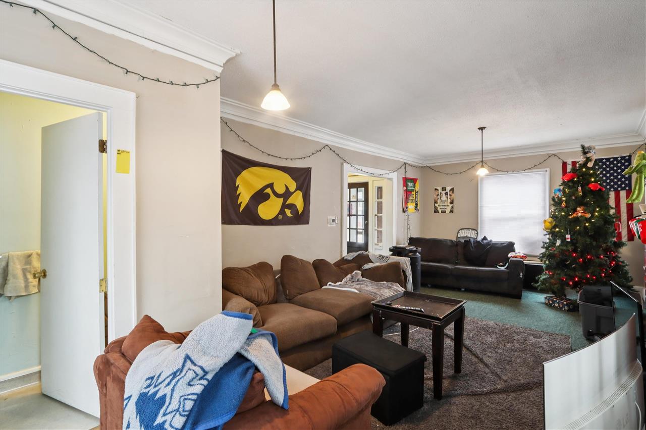 728 Bowery Street Iowa City IA 52240