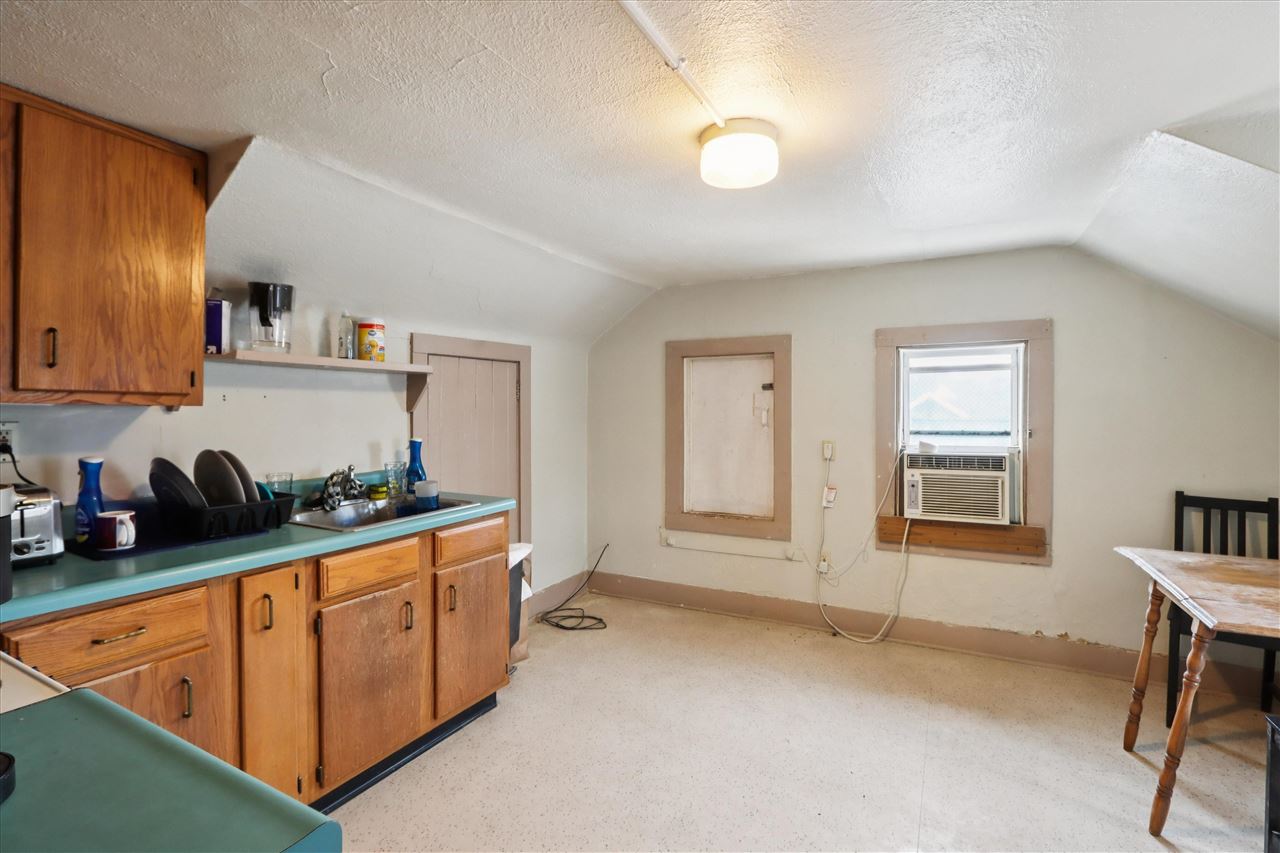 728 Bowery Street Iowa City IA 52240