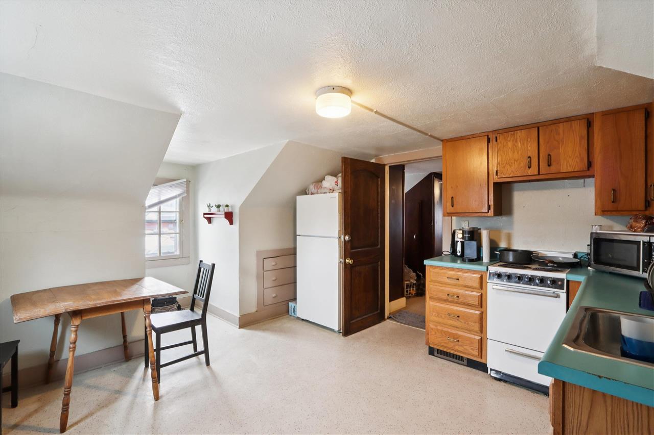 728 Bowery Street Iowa City IA 52240