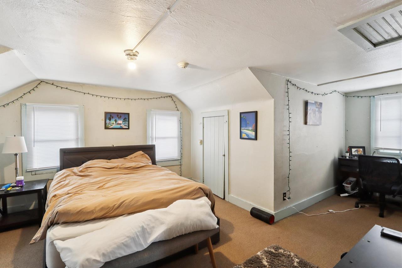 728 Bowery Street Iowa City IA 52240