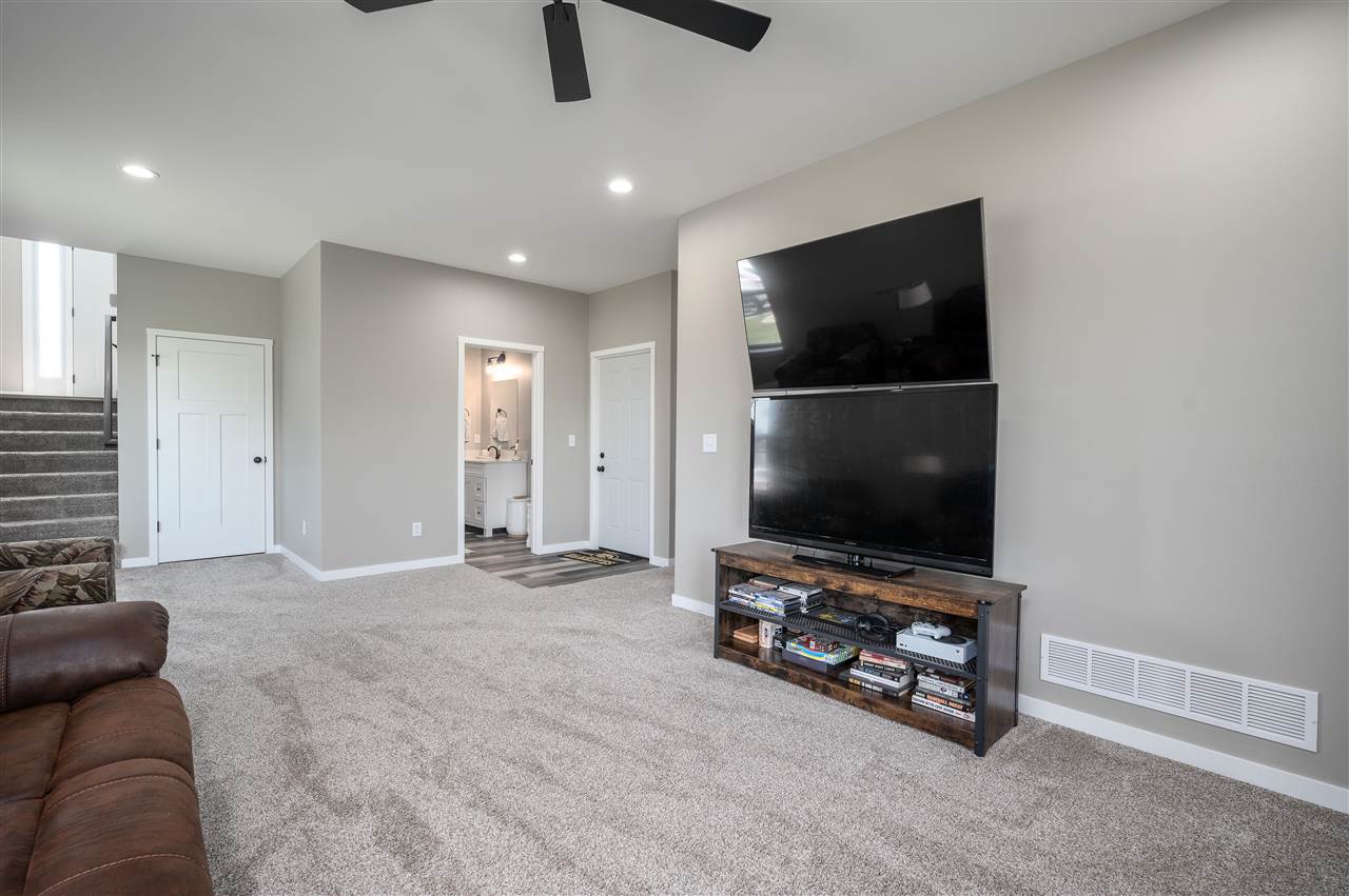 440 Galileo Drive Riverside IA 52327