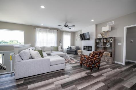 440 Galileo Drive Riverside IA 52327