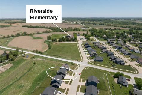 440 Galileo Drive Riverside IA 52327