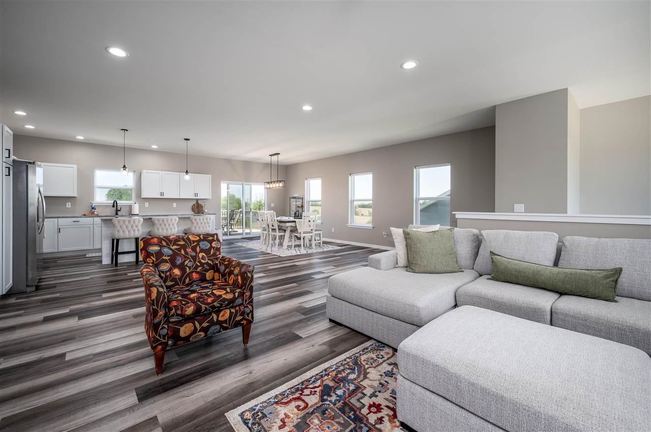 440 Galileo Drive Riverside IA 52327