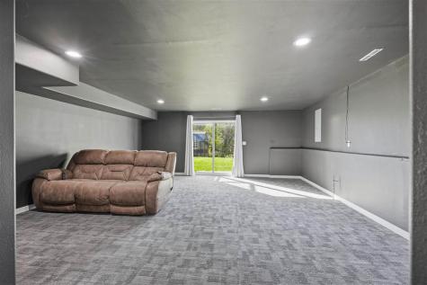 609 5th Street Wellman IA 52356