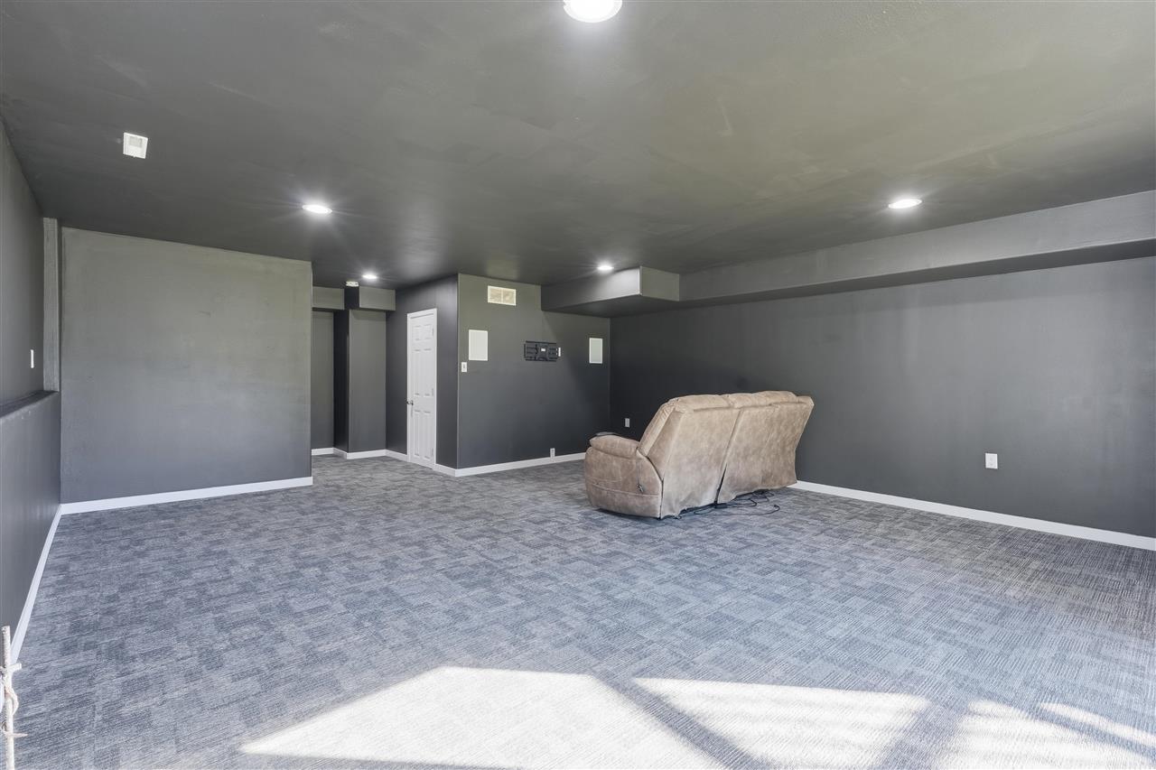 609 5th Street Wellman IA 52356