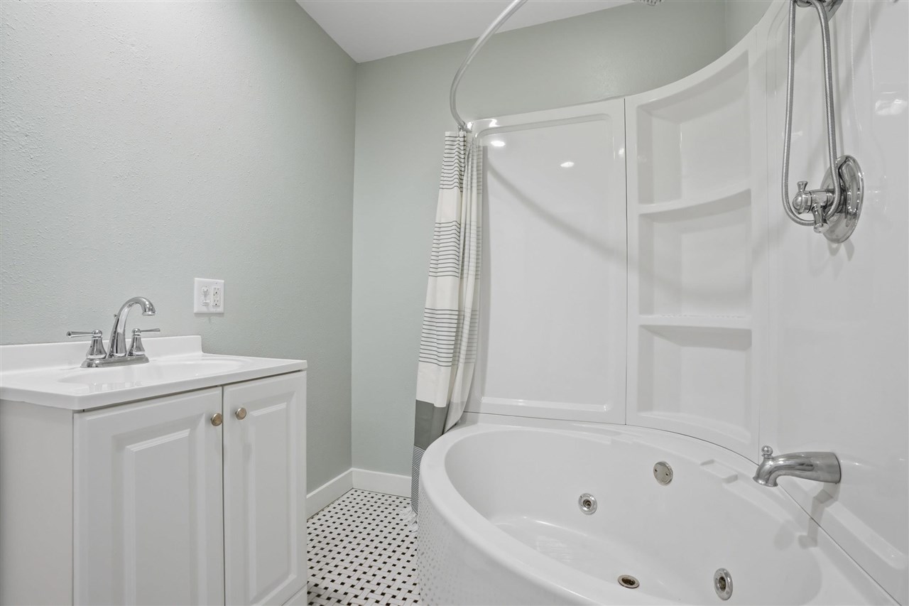 316 E 3rd Street Washington IA 52353
