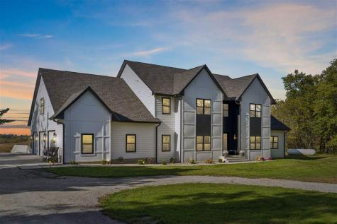 4764 Rapid Creek Road NE Iowa City IA 52245