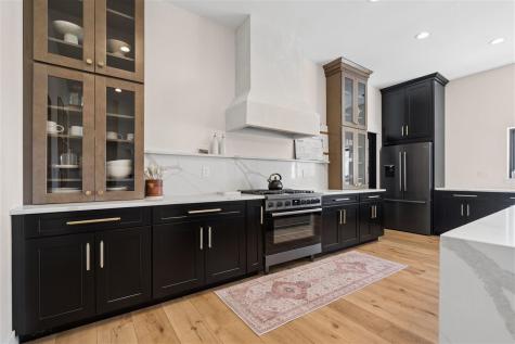 4764 Rapid Creek Road NE Iowa City IA 52245