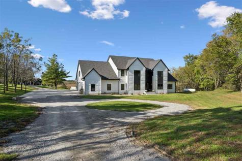 4764 Rapid Creek Road NE Iowa City IA 52245