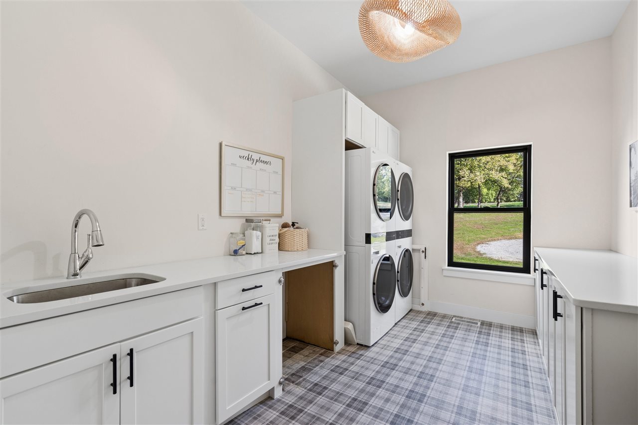 4764 Rapid Creek Road NE Iowa City IA 52245