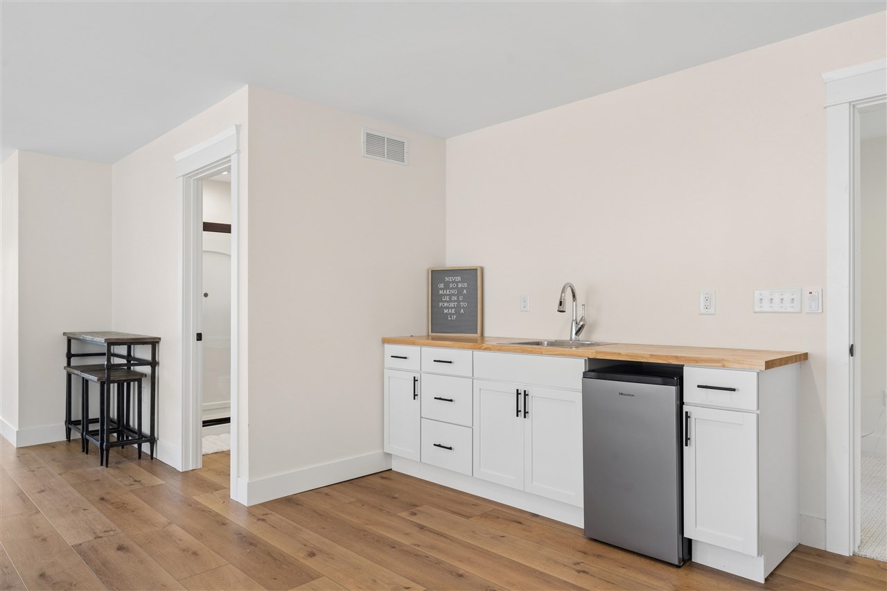 4764 Rapid Creek Road NE Iowa City IA 52245