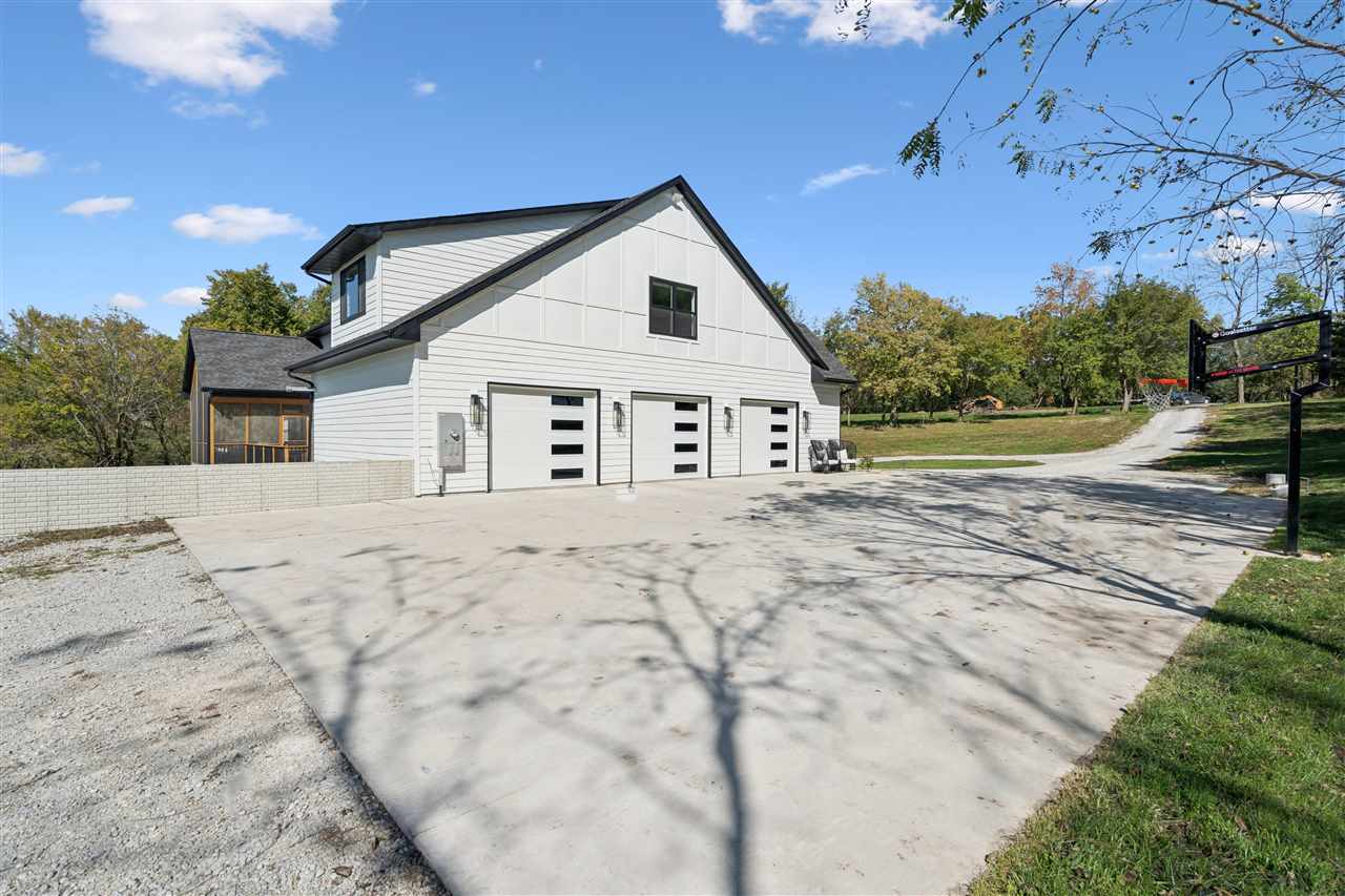4764 Rapid Creek Road NE Iowa City IA 52245
