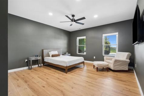 4764 Rapid Creek Road NE Iowa City IA 52245