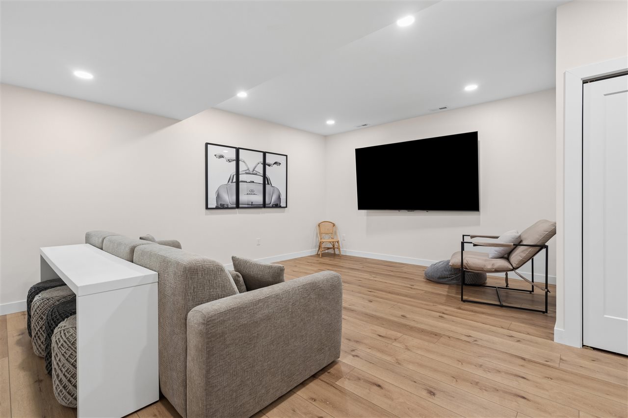 4764 Rapid Creek Road NE Iowa City IA 52245