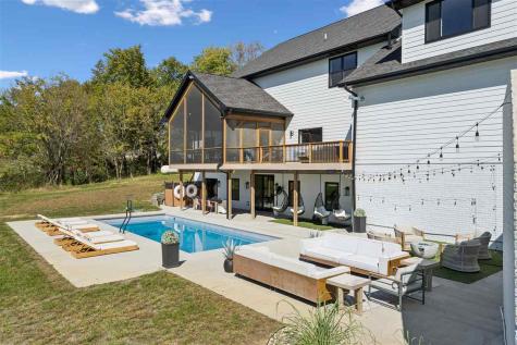 4764 Rapid Creek Road NE Iowa City IA 52245