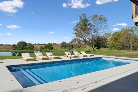 4764 Rapid Creek Road NE Iowa City IA 52245