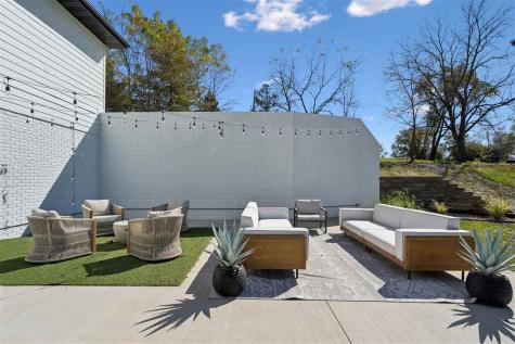 4764 Rapid Creek Road NE Iowa City IA 52245