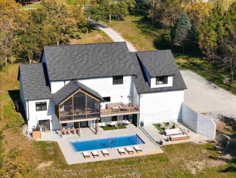 4764 Rapid Creek Road NE Iowa City IA 52245