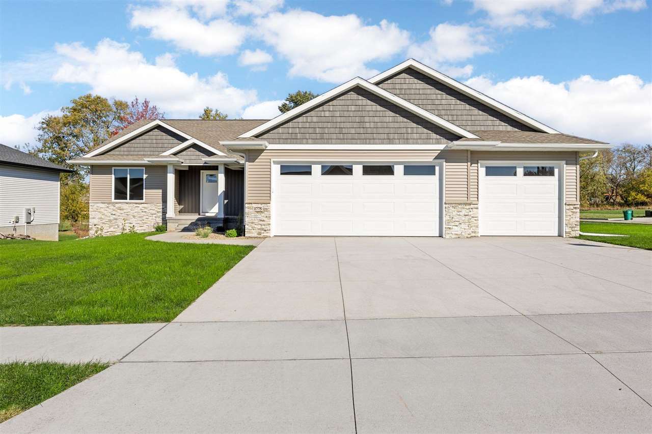 1775 Parkland Drive Ely IA 52227