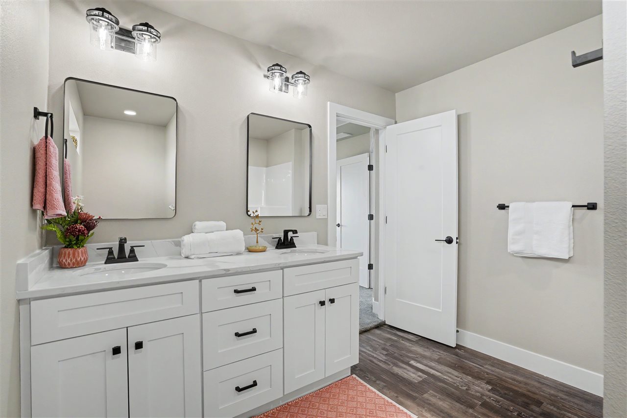803 Mont Clair Street Solon IA 52333