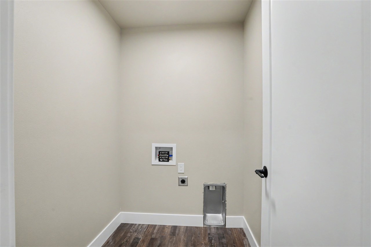 803 Mont Clair Street Solon IA 52333