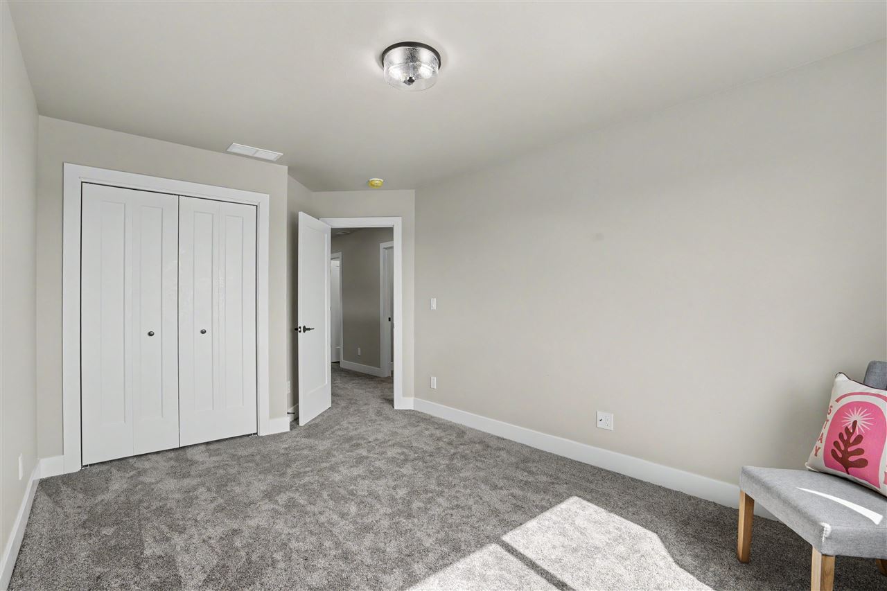 803 Mont Clair Street Solon IA 52333