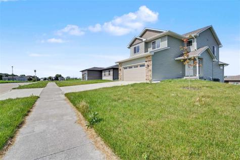 803 Mont Clair Street Solon IA 52333
