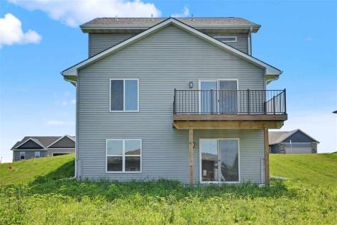 803 Mont Clair Street Solon IA 52333